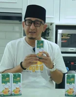 Ust. Zacky Mirza bersama Madu Vitagerd